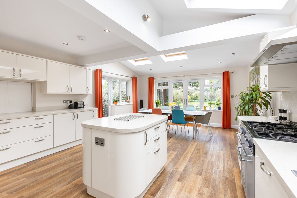 Property photo 3 of 17 Kitchen/Diner