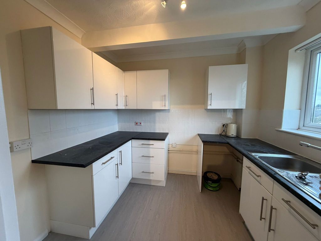 Property photo 2 of 4 Kitchen