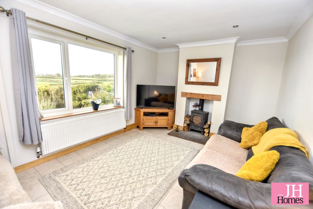 Property photo 2 of 26