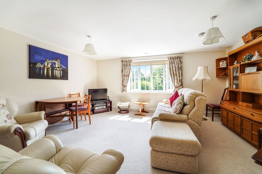 Property photo 3 of 11