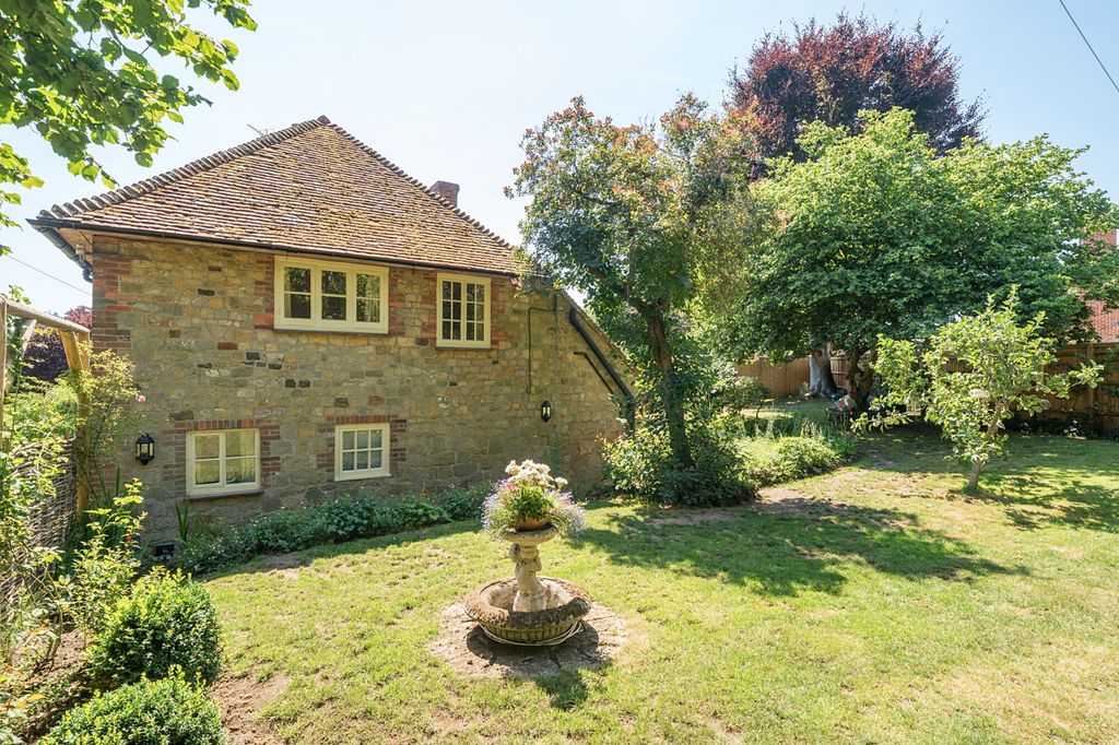 Property photo 2 of 8 2