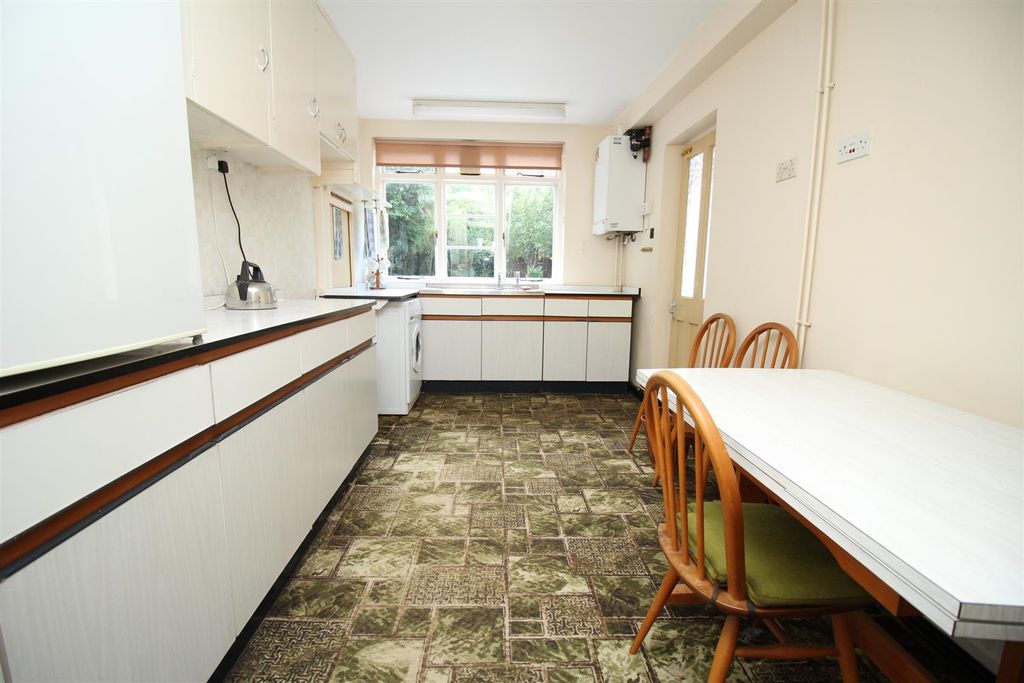 Property photo 2 of 11 Kitchen.Jpg