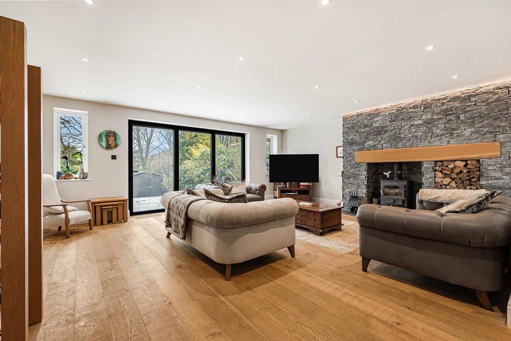 Property photo 3 of 35