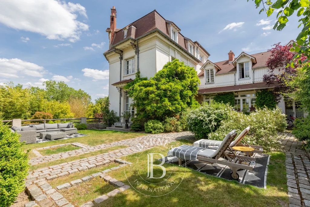 Property photo 1 of 31