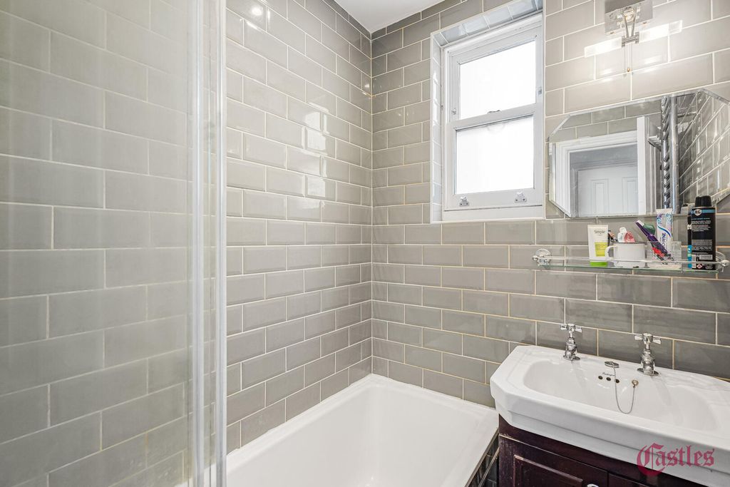 Property photo 2 of 27 Bathroom