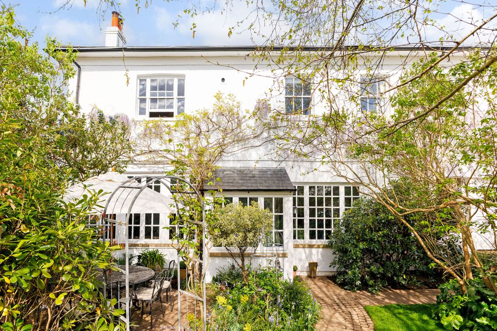 Property photo 1 of 23