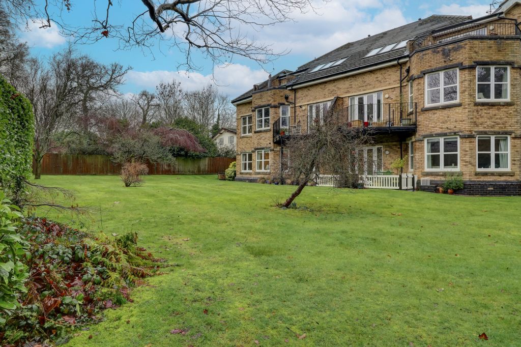 Property photo 2 of 16 Picture No. 17