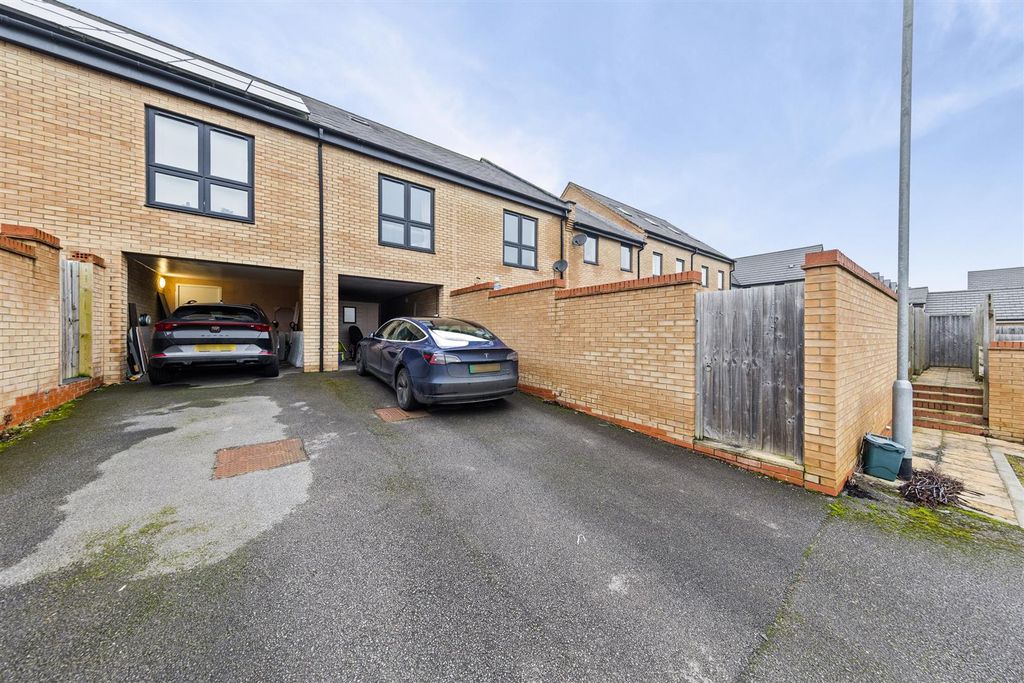 Property photo 2 of 27 60Longhorndrweb05.Jpg