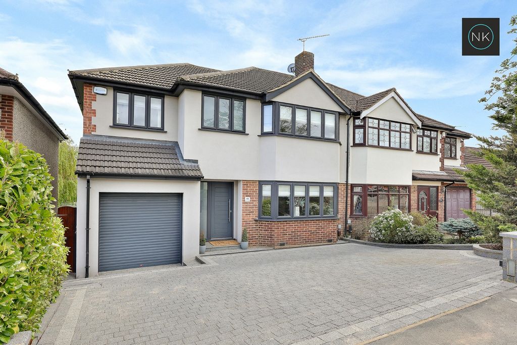 Property photo 1 of 33 5086651