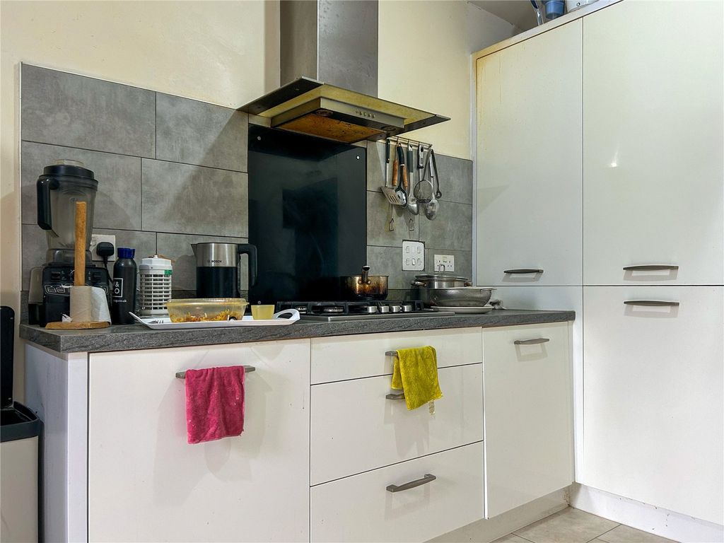 Property photo 3 of 25 Kitchen