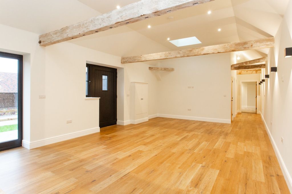 Property photo 2 of 7 Picture 2