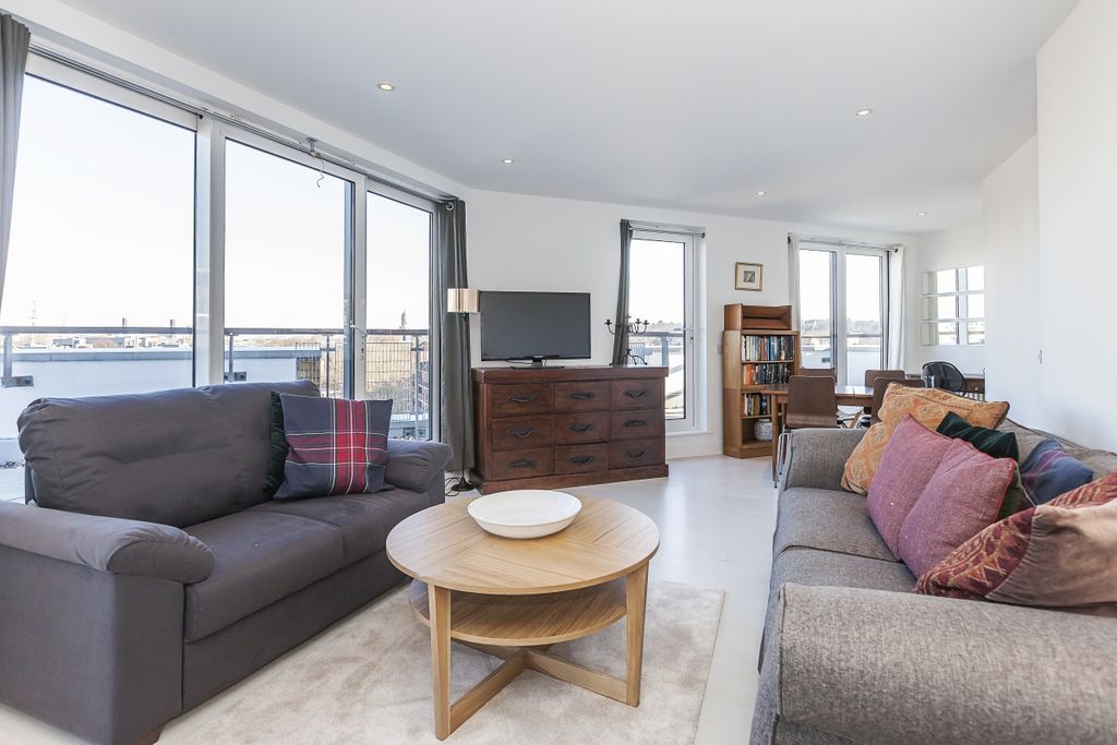 Property photo 2 of 15 Reception (2)