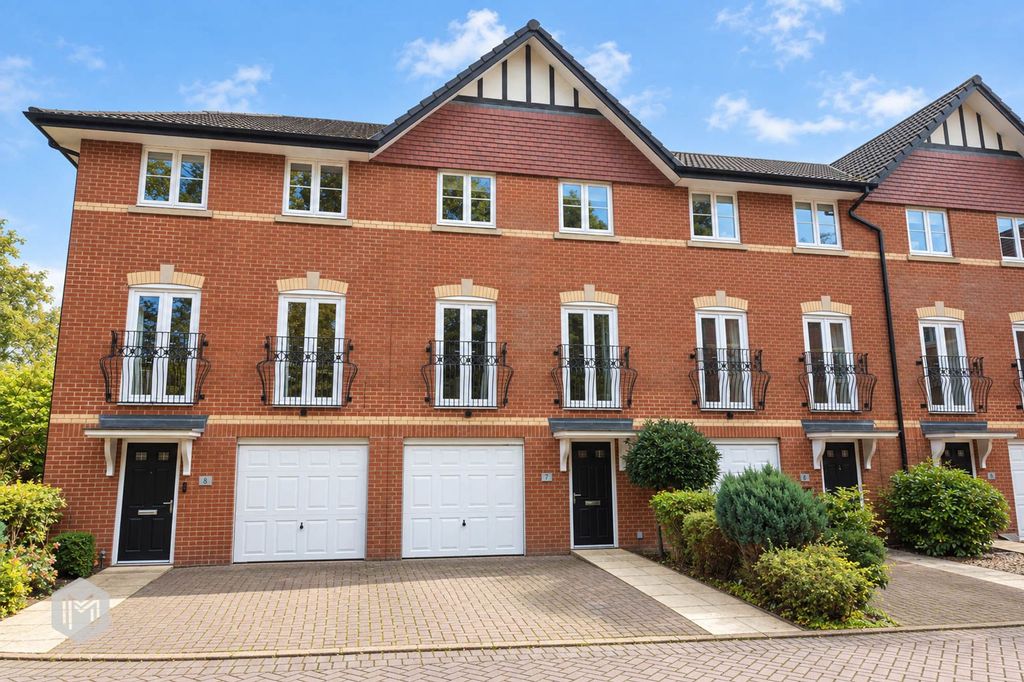 Property photo 1 of 32