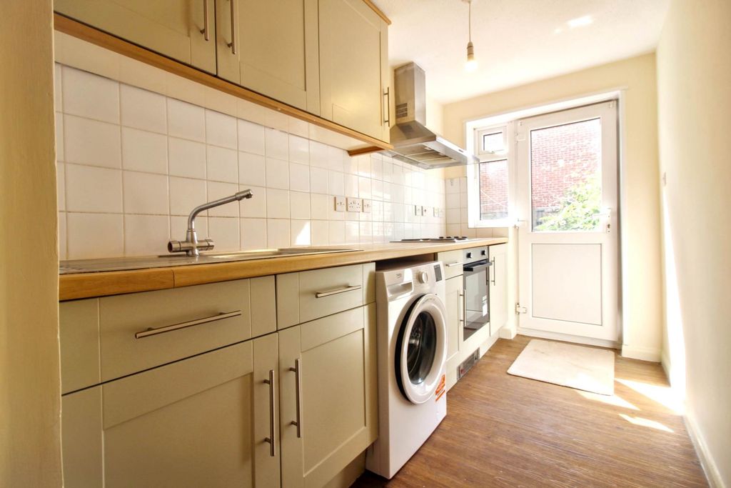 Property photo 2 of 8