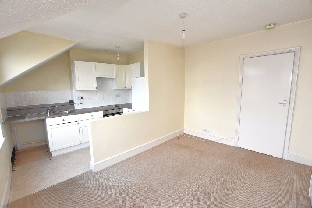 Property photo 2 of 10 Picture No. 28