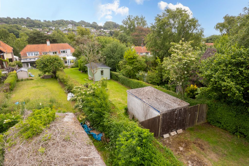 Property photo 3 of 32