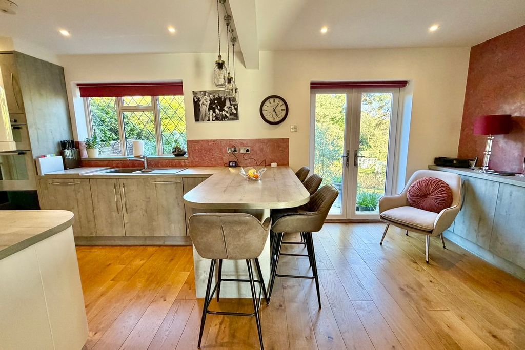 Property photo 2 of 29