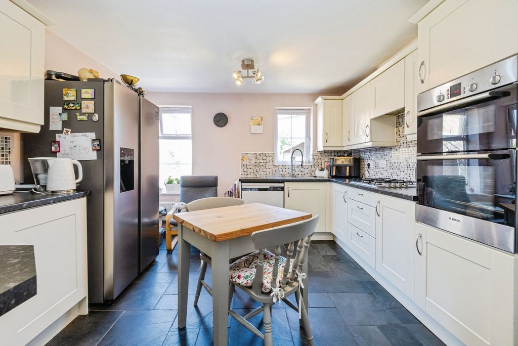 Property photo 2 of 25 Pbox-Img.Jpg