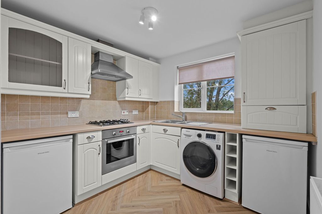 Property photo 3 of 25