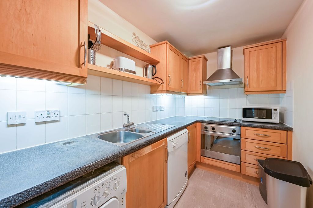 Property photo 1 of 16