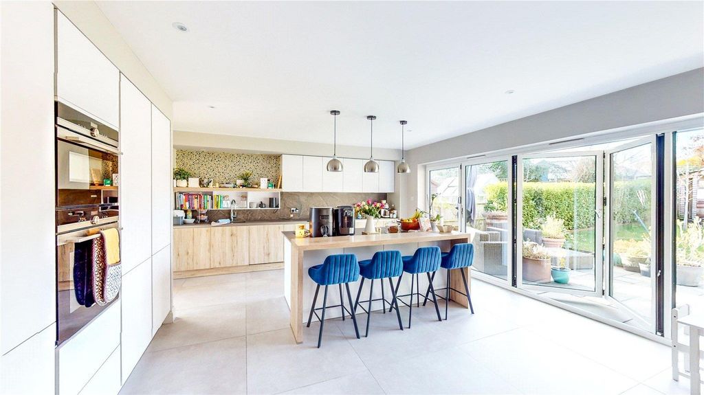 Property photo 2 of 41 Picture No. 53