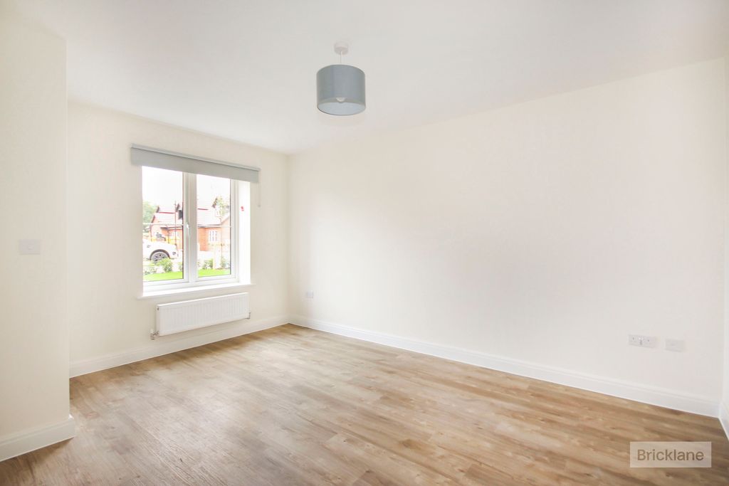 Property photo 2 of 14 Image