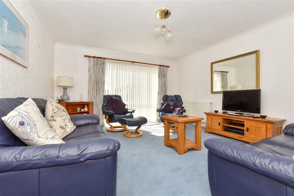 Property photo 2 of 15 Lounge