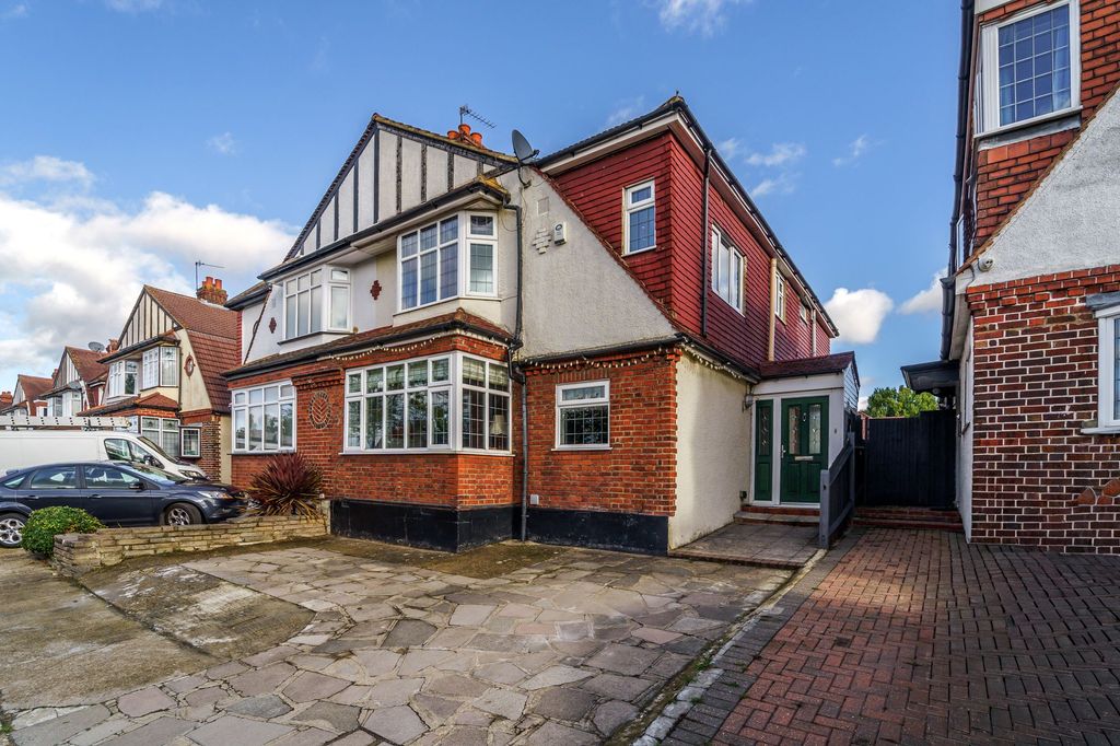 Property photo 1 of 18
