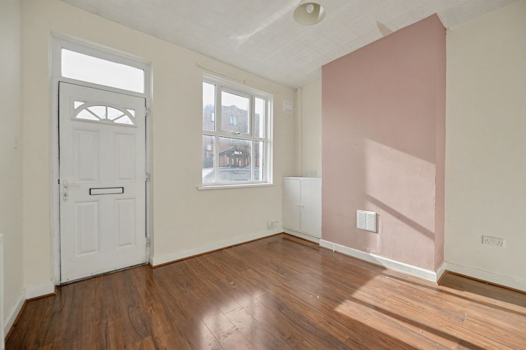 Property photo 2 of 18 74 Hollyhedge Lane, Walsall, Ws2 8Pz