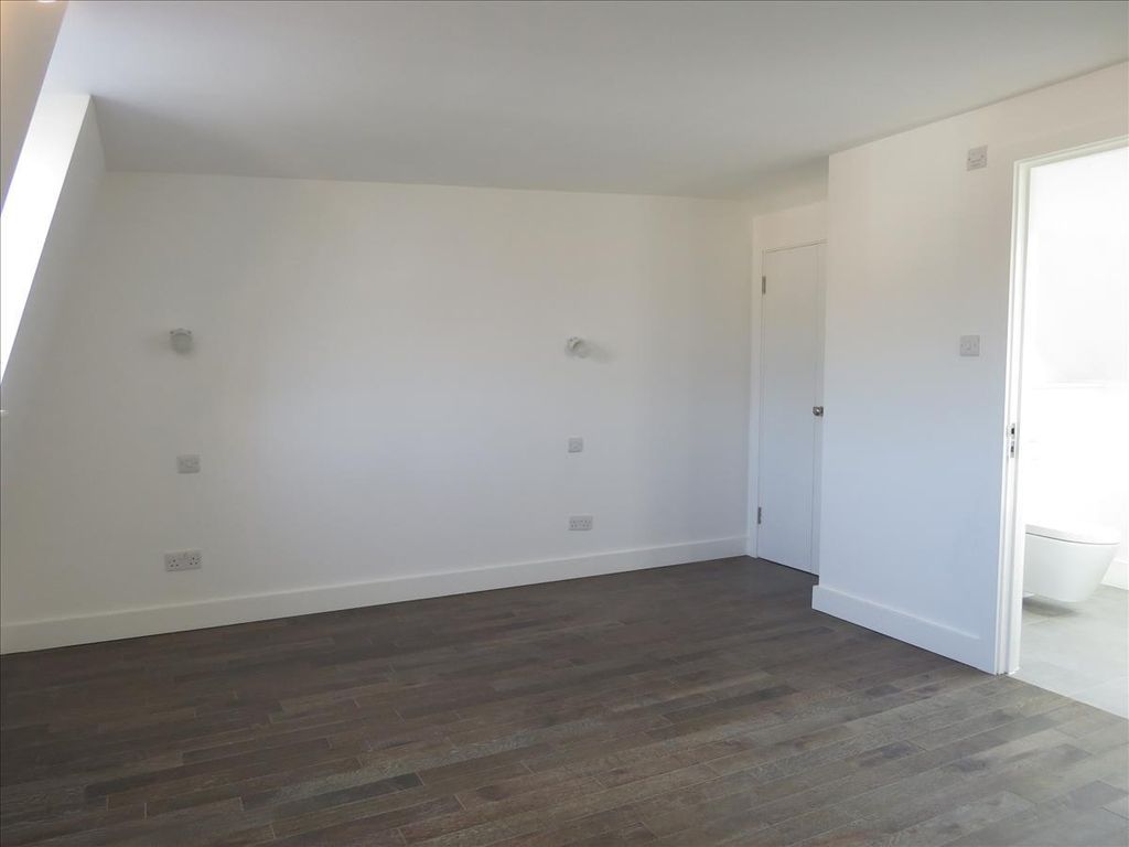 Property photo 3 of 5 Bedroom 2.Jpg