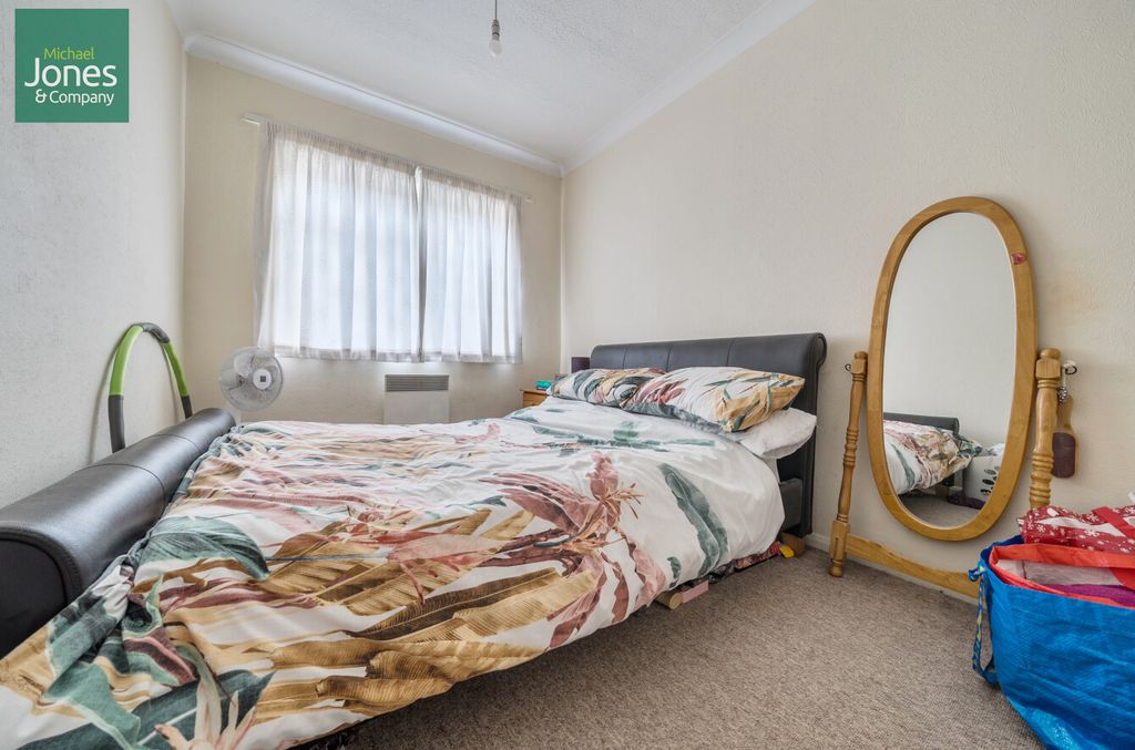 Property photo 2 of 8 Main Bedroom