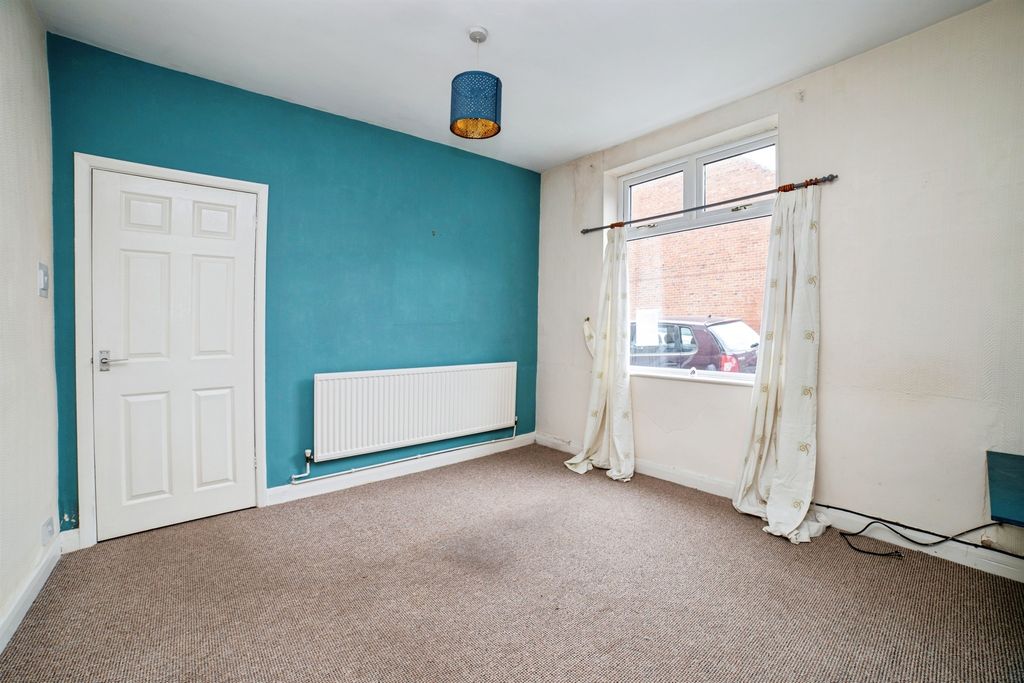 Property photo 2 of 14