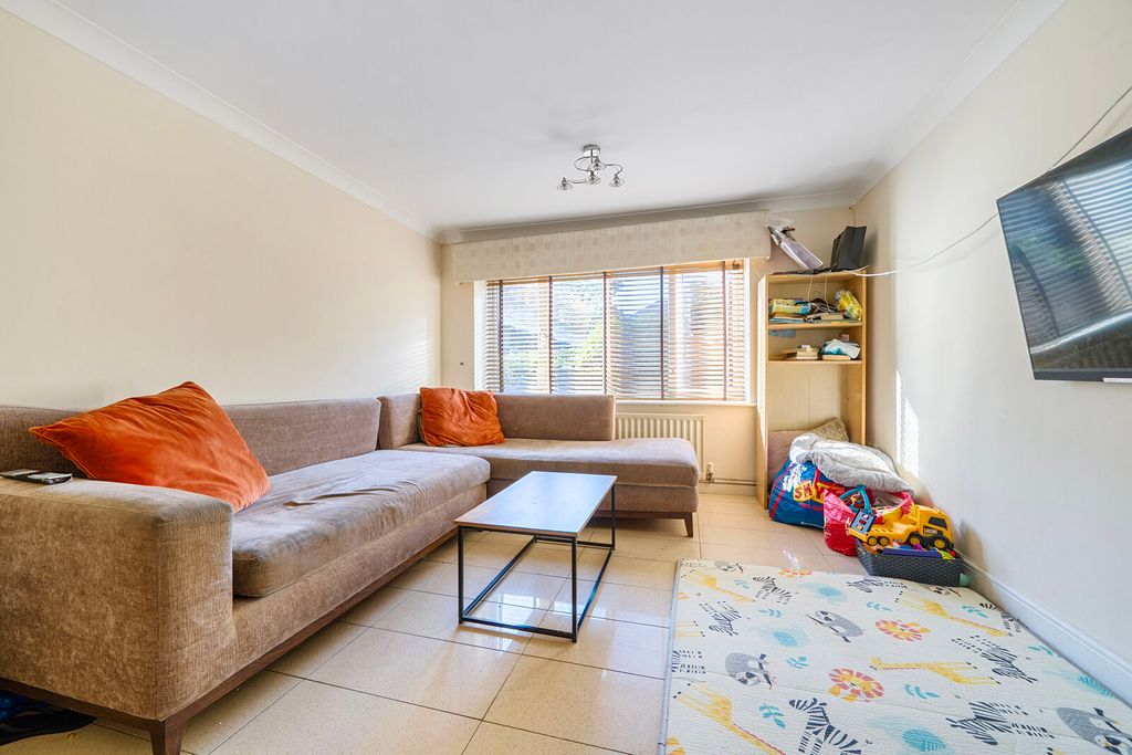 Property photo 2 of 11