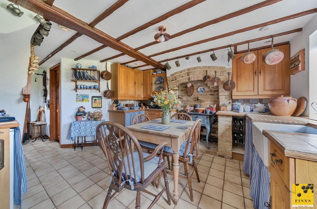 Property photo 3 of 22 B8Eb0Dd3-905d-45A5-Ba83-c92A159Aaca8.Jpg