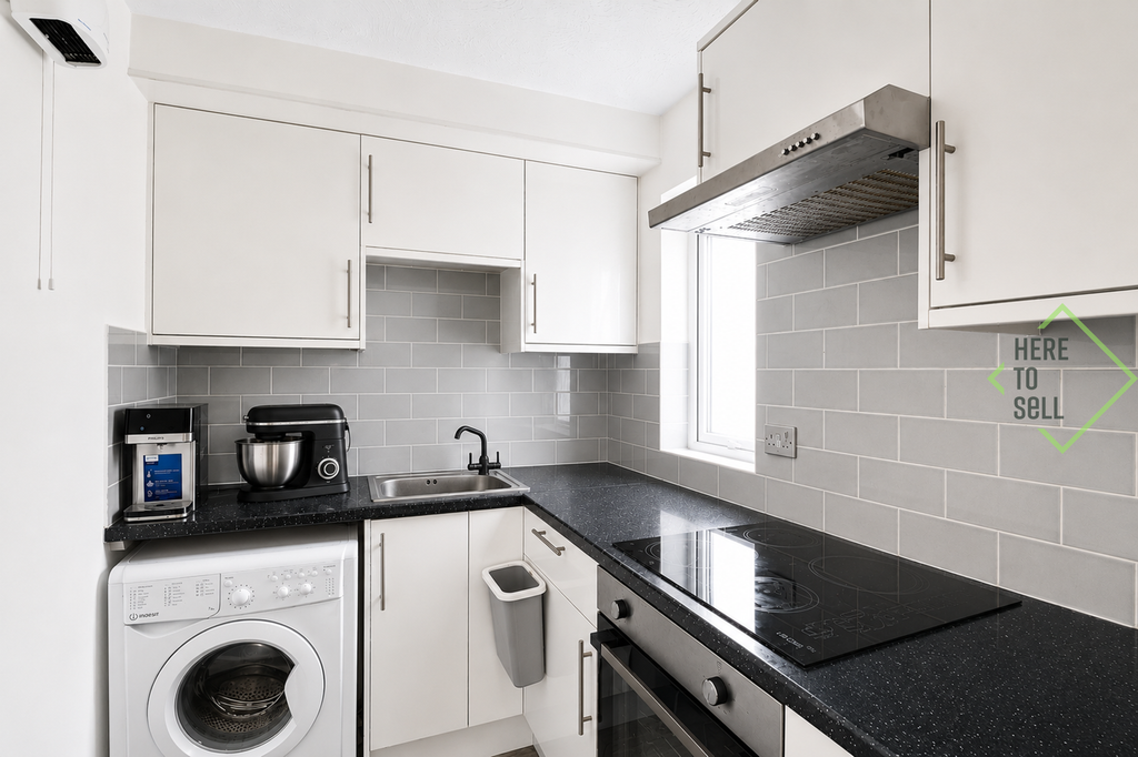 Property photo 2 of 4 Kitchen