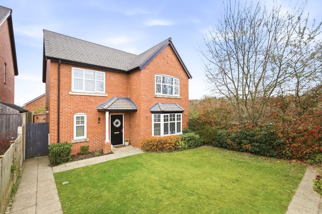 Property photo 1 of 32