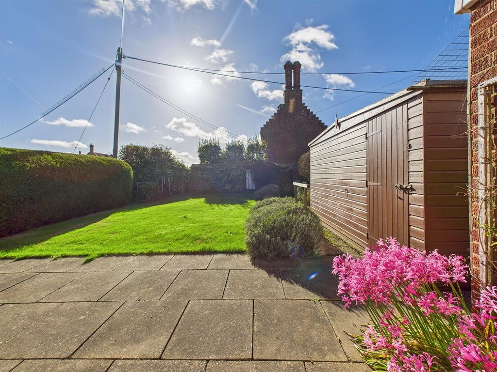 Property photo 2 of 20 Cam04116G0-Pr0271-Still012.Jpg