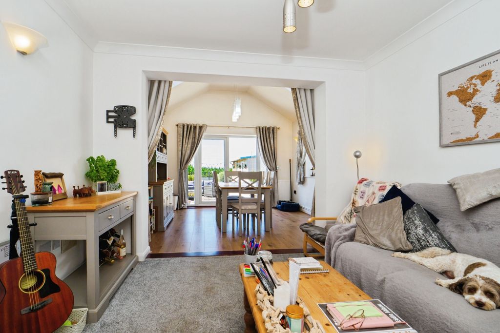 Property photo 3 of 24