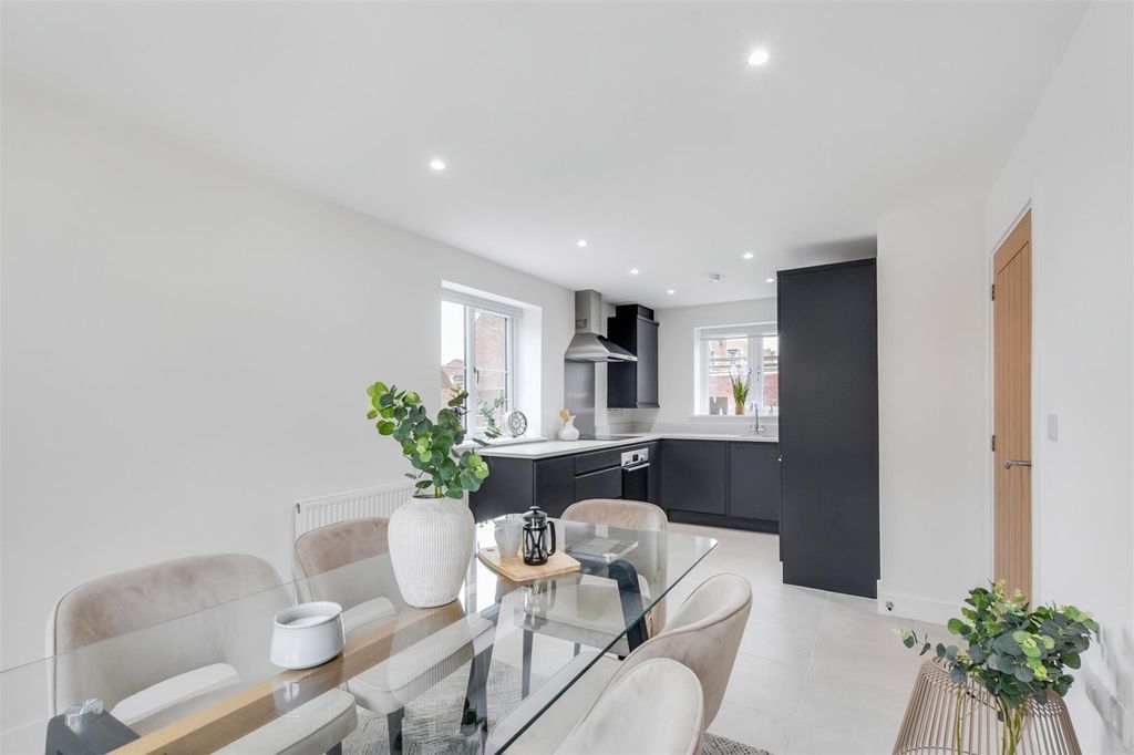 Property photo 3 of 32 Dining Kitchen