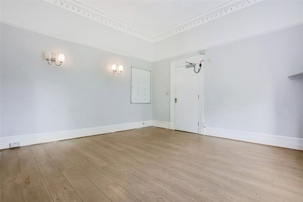 Property photo 3 of 21 Picture No. 13