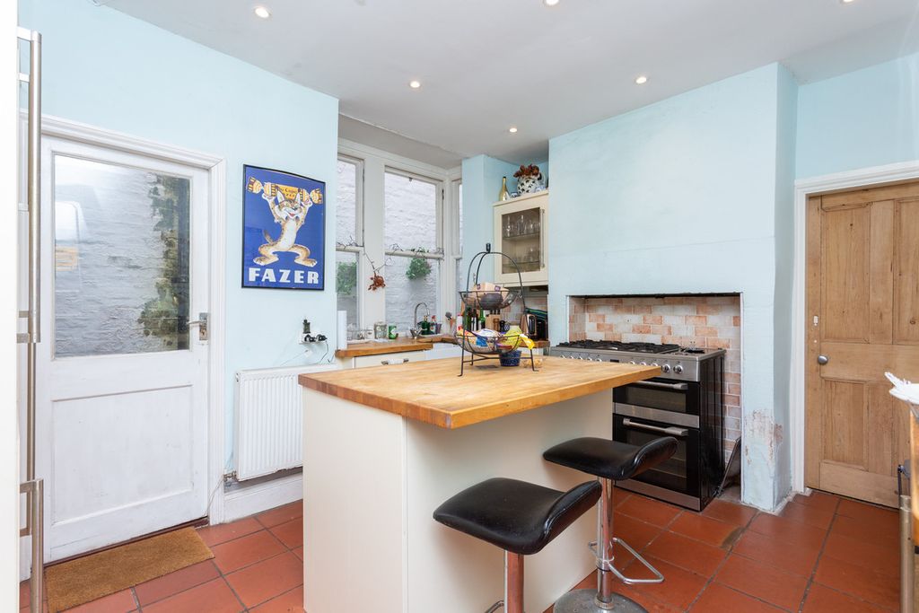 Property photo 3 of 13