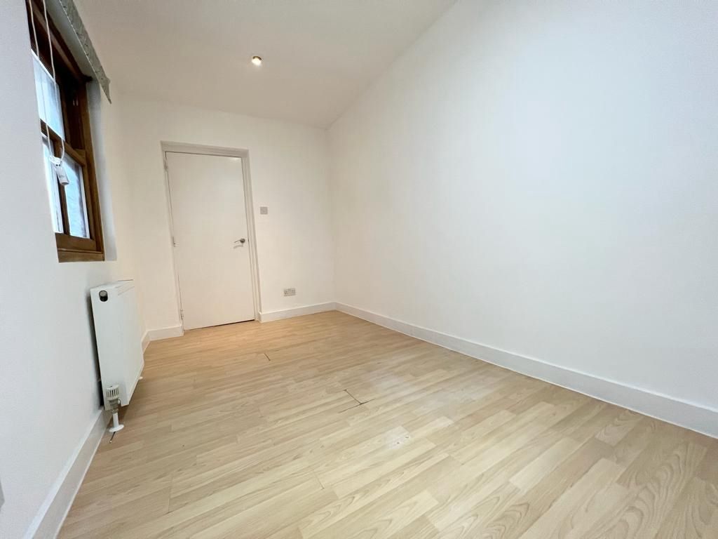 Property photo 3 of 5 Photo 4