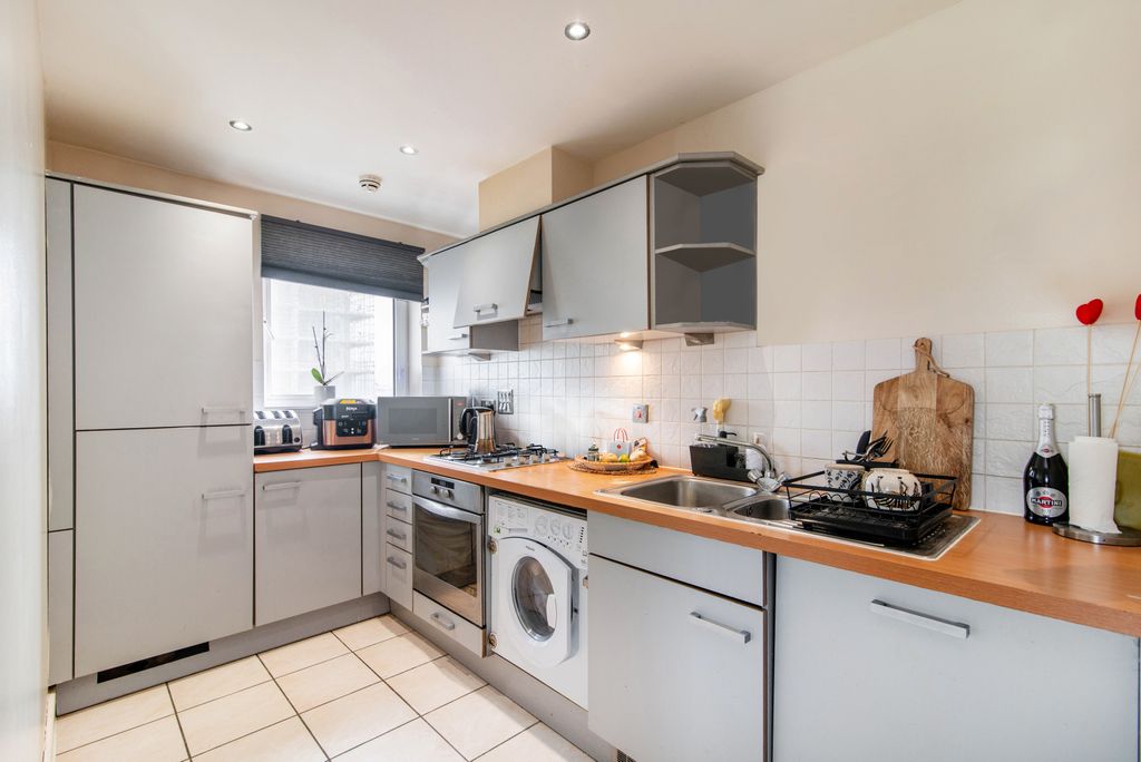 Property photo 3 of 6 Picture No. 06