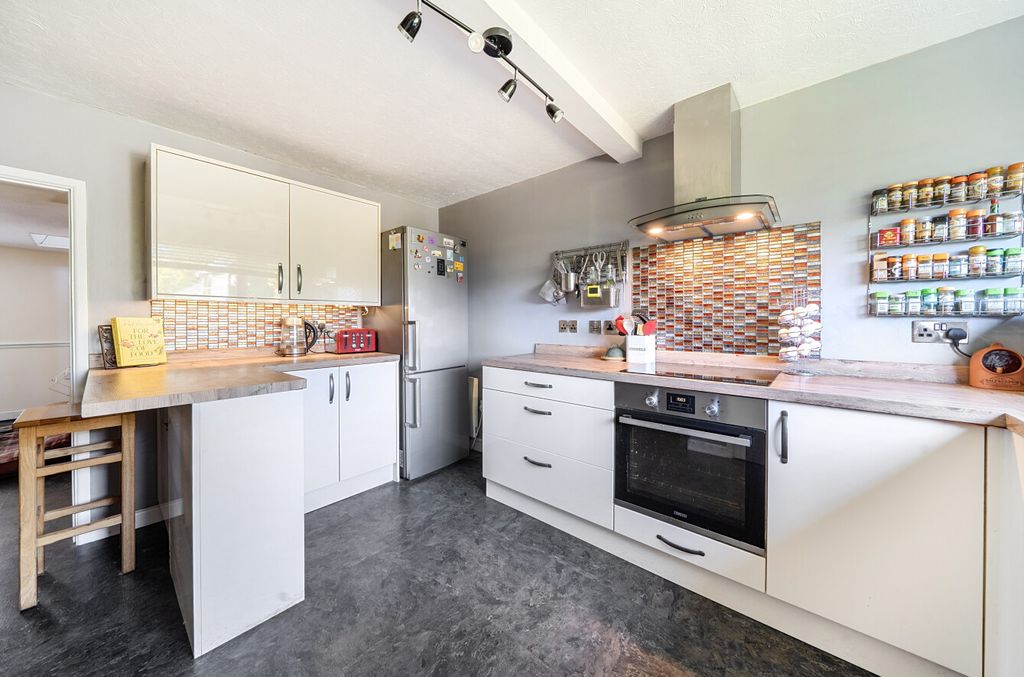 Property photo 3 of 25 1469460-8-6A19Ccd...