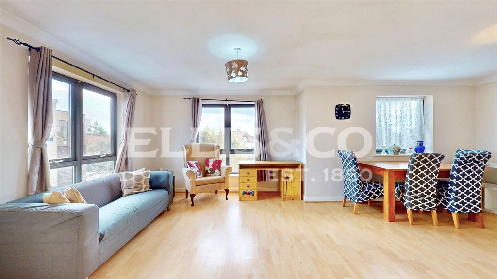 Property photo 2 of 17 Picture No. 20