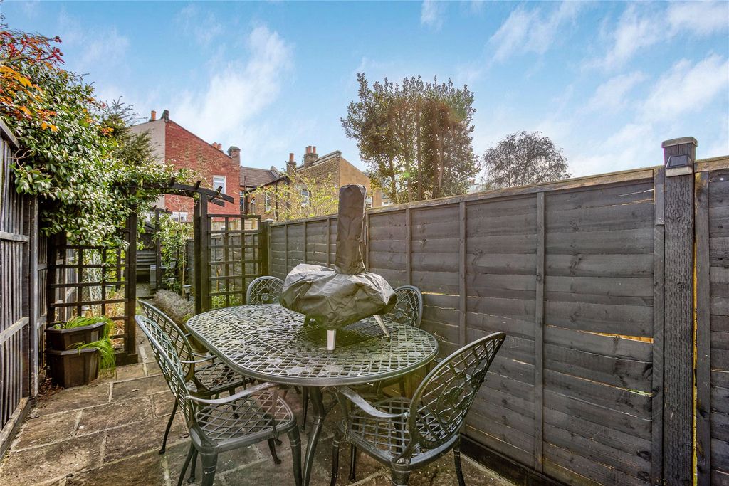 Property photo 3 of 12 Picture No. 23