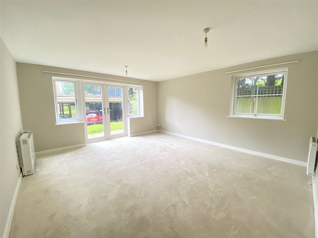 Property photo 2 of 7 Living Room
