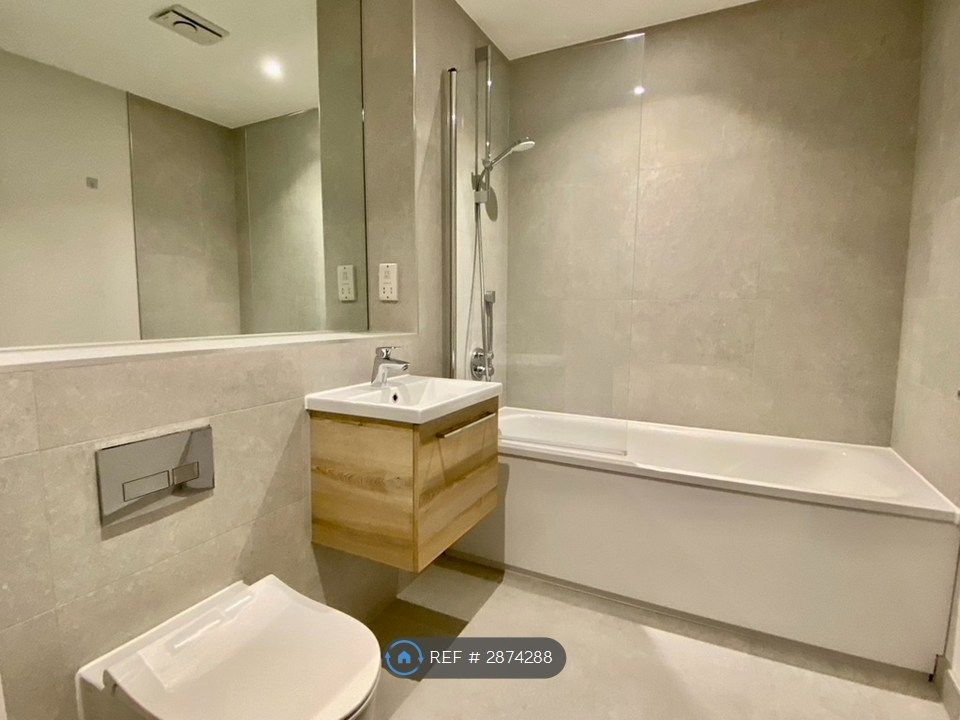 Property photo 3 of 10 Bathroom