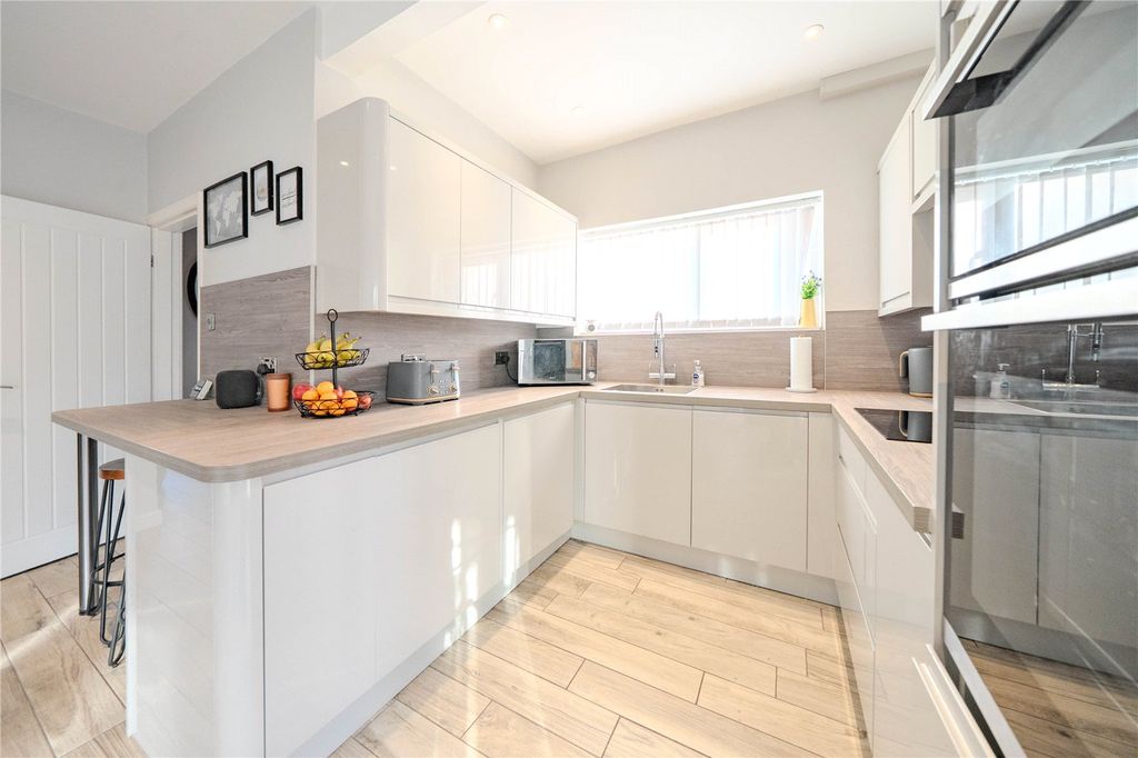 Property photo 3 of 14 Picture No. 11