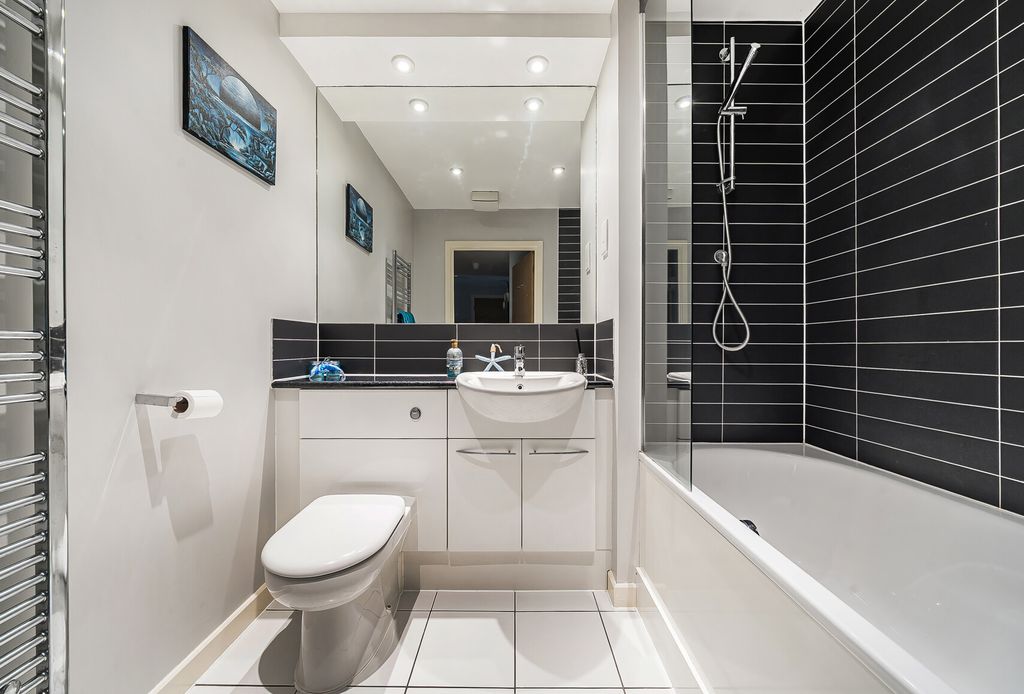 Property photo 2 of 11 1346008-16-68B98d...